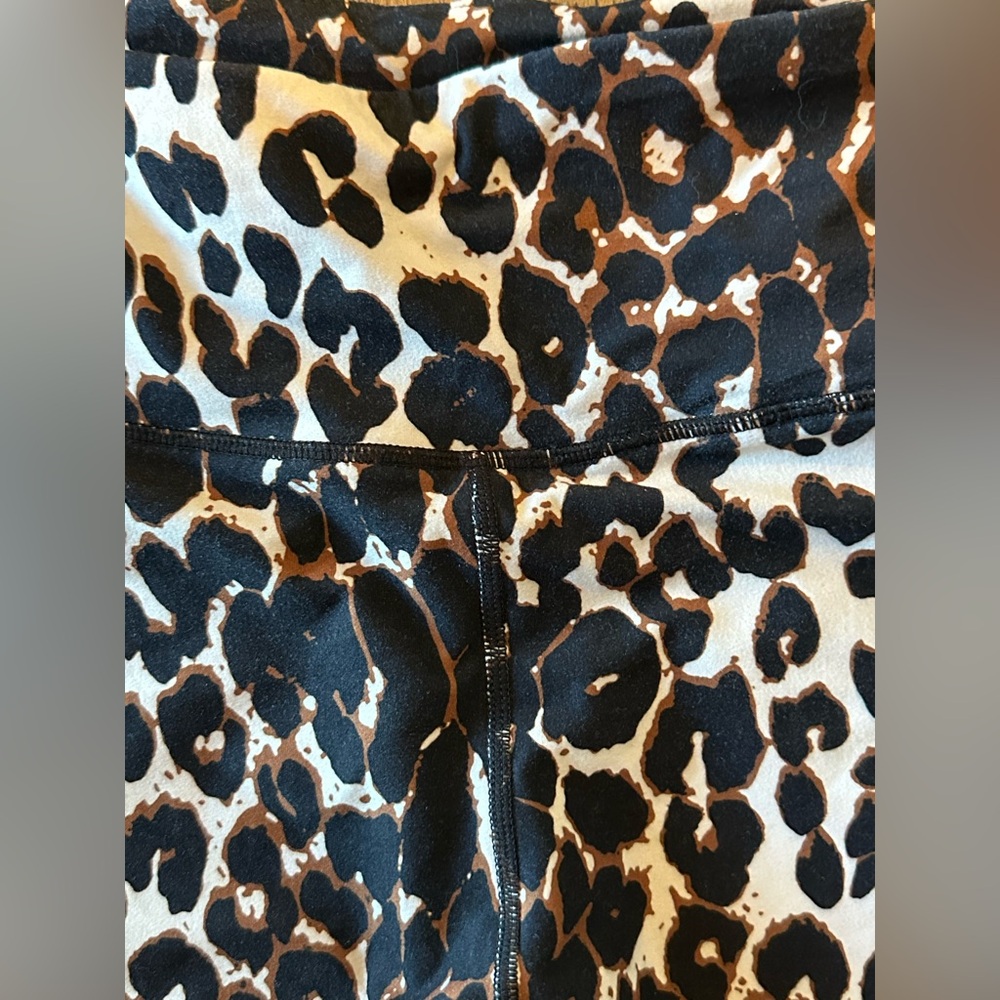 Betsey Johnson
High-Rise Leopard Print Ankle Leggings Size XL - Picture 2 of 6